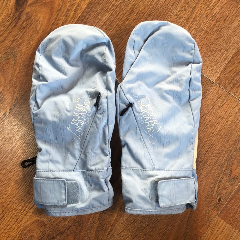 Four Square shell mittens